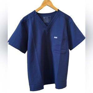 Figs Leon Three- pocket Scrub Navy Men Top